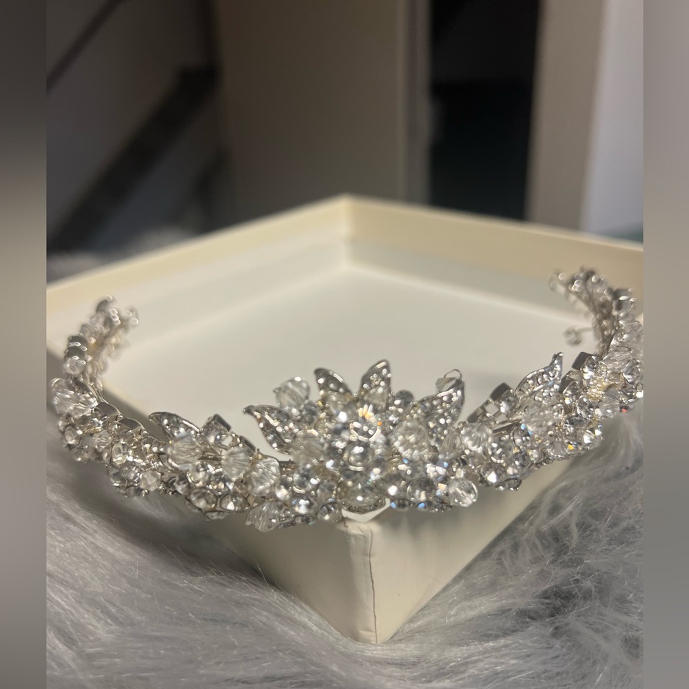 Tiara.